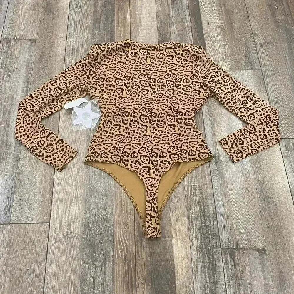 NWT Good American Power Shoulder Animal Print Leopard V-Cut Long Sleeve Size 2 - Picture 11 of 11